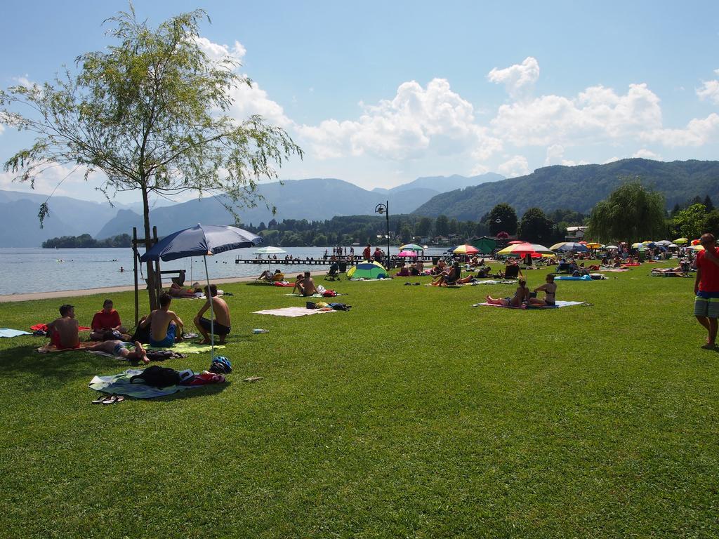 Apartment Schlosspark Am Traunsee Altmünster Rum bild