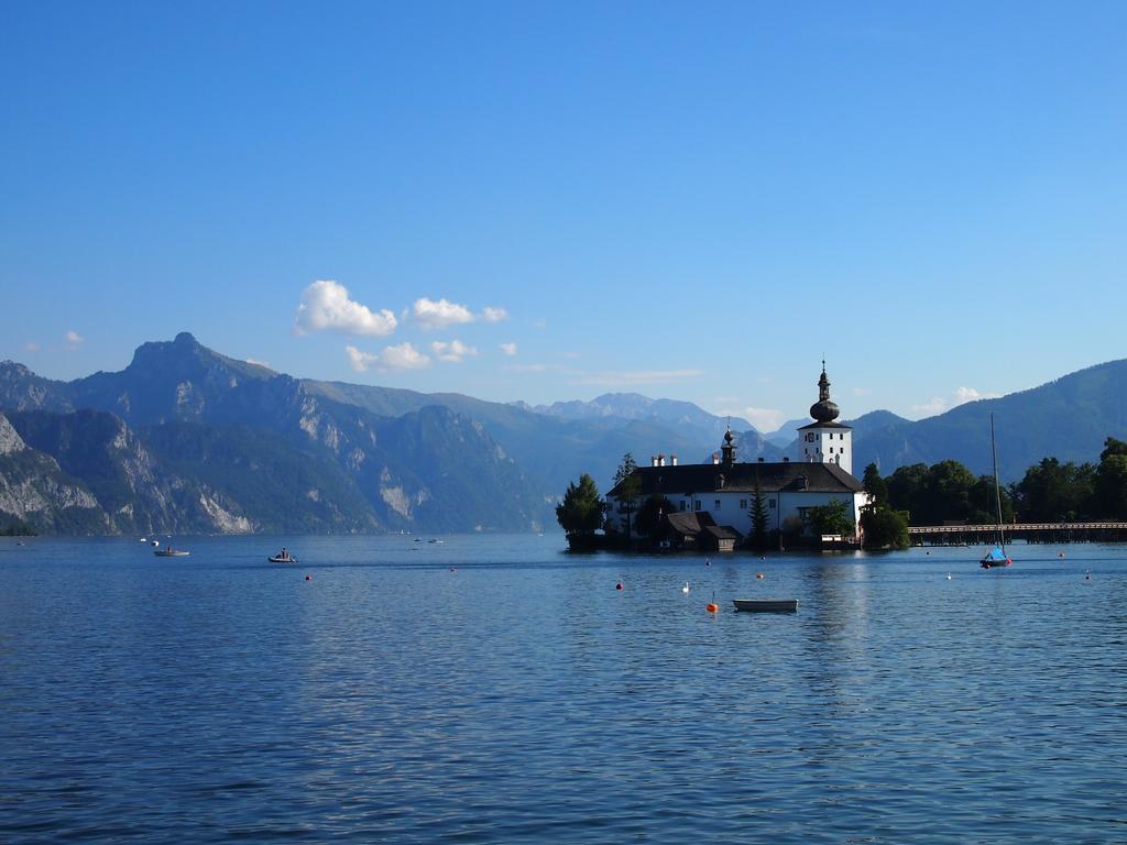 Apartment Schlosspark Am Traunsee Altmünster Rum bild